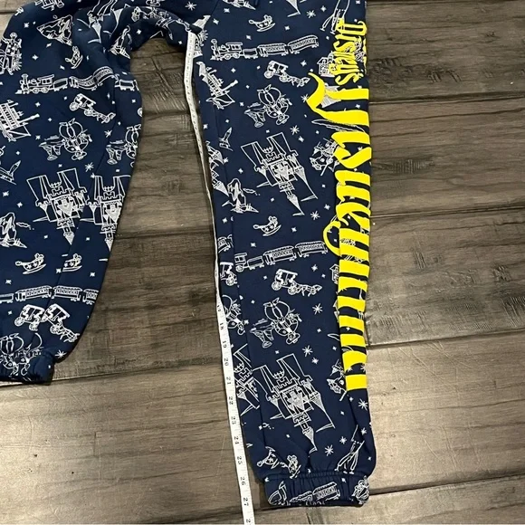 Disneyland 100 Favorite Memory Logo Joggers - Size XS - Picture 12 of 14